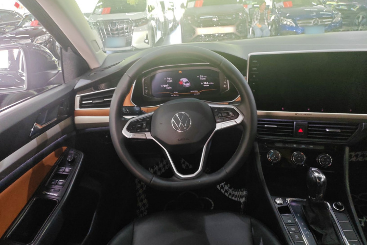 Volkswagen Bora 2024 car image #12