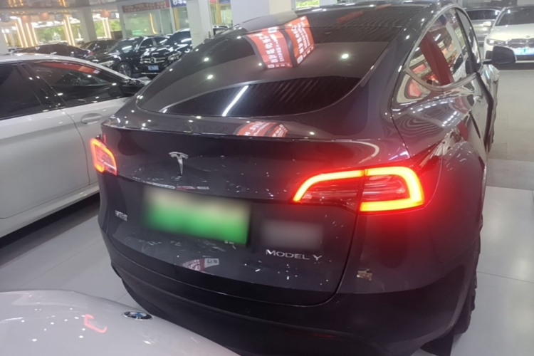 Tesla Model Y 2022 #4 Tesla Model Y 2022 immagine di auto #4