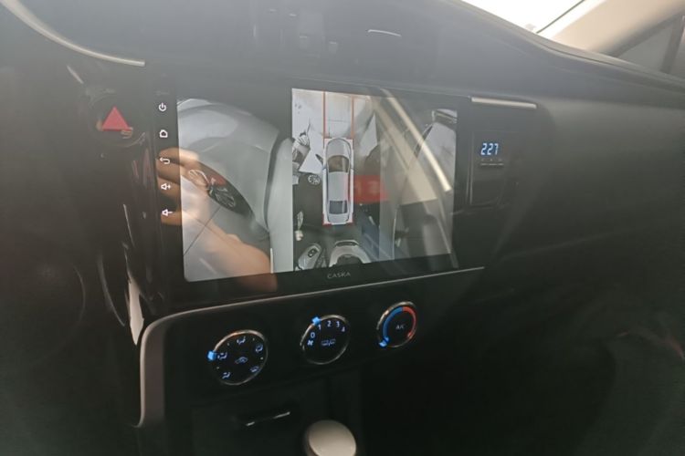 Toyota Corolla 2019 #13 Toyota Corolla 2019 car image #13