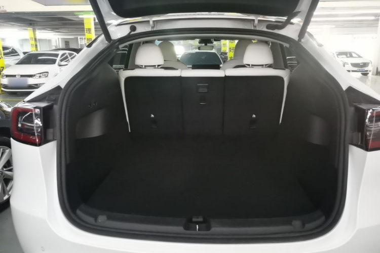 Tesla Model Y 2023 #19 Tesla Model Y 2023 car image #19