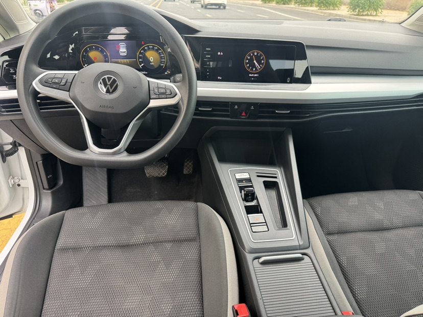 Volkswagen Golf 2023 immagine di auto #4