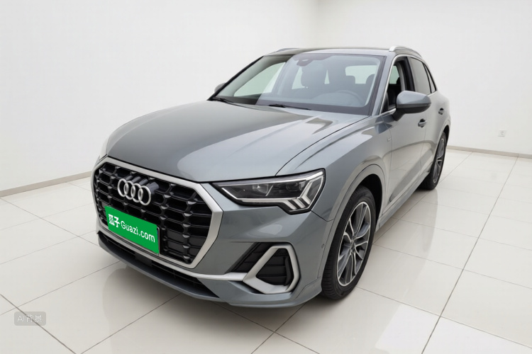 Audi Q3 2021 car image #2