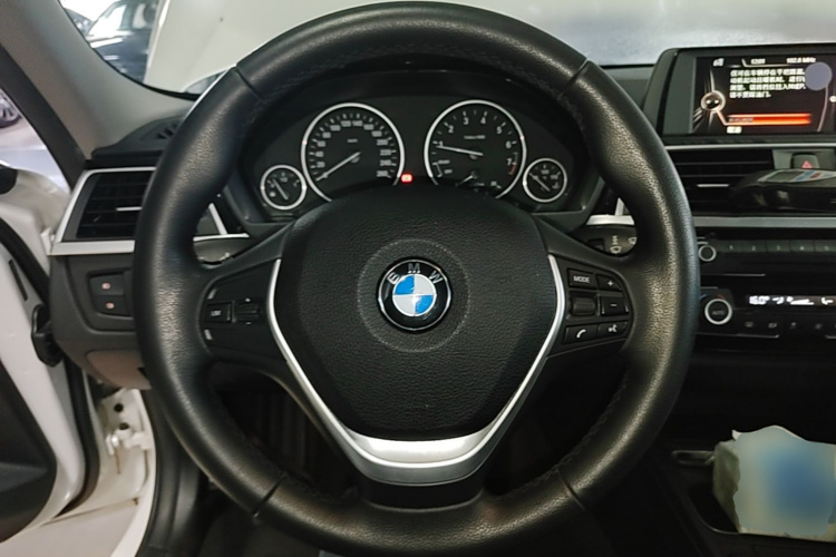 BMW 3 Series 2017 #11 BMW 3 Series 2017 car image #11