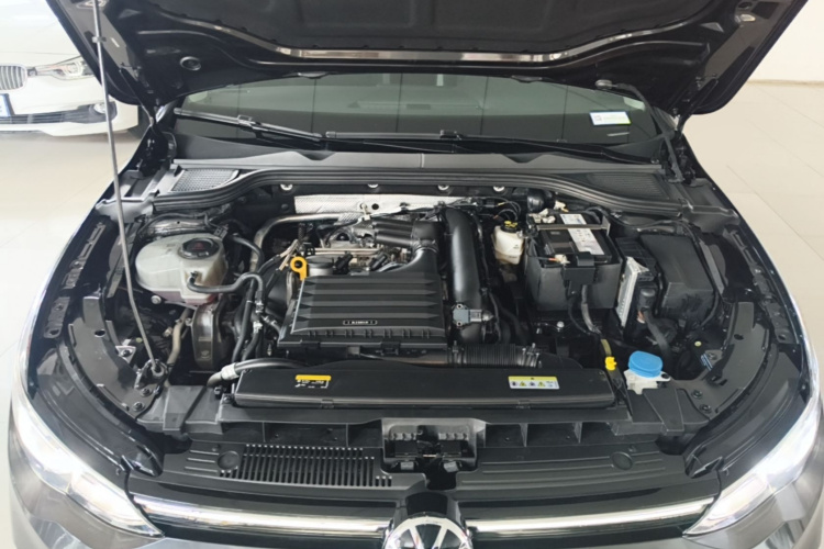 Volkswagen Golf 2023 car image #20