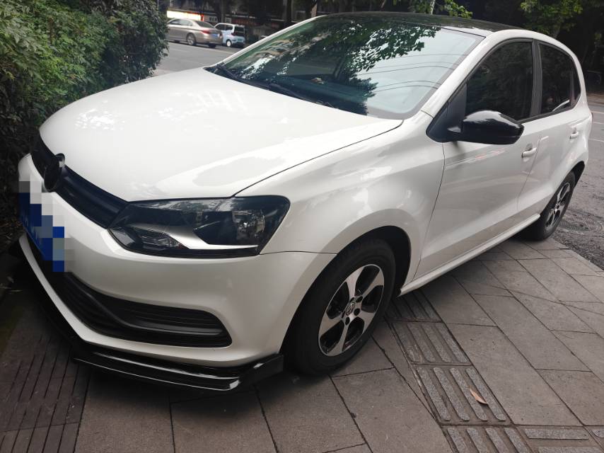 Volkswagen Polo 2015 car image 