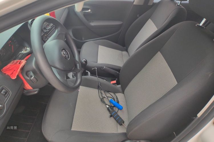 Volkswagen Polo 2016 car image #17
