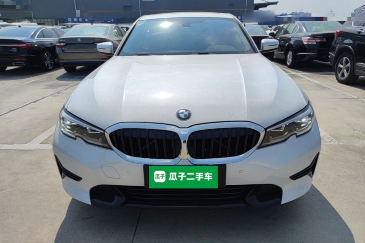 BMW 3 Series 2021 #3 BMW 3 Series 2021 car image #3