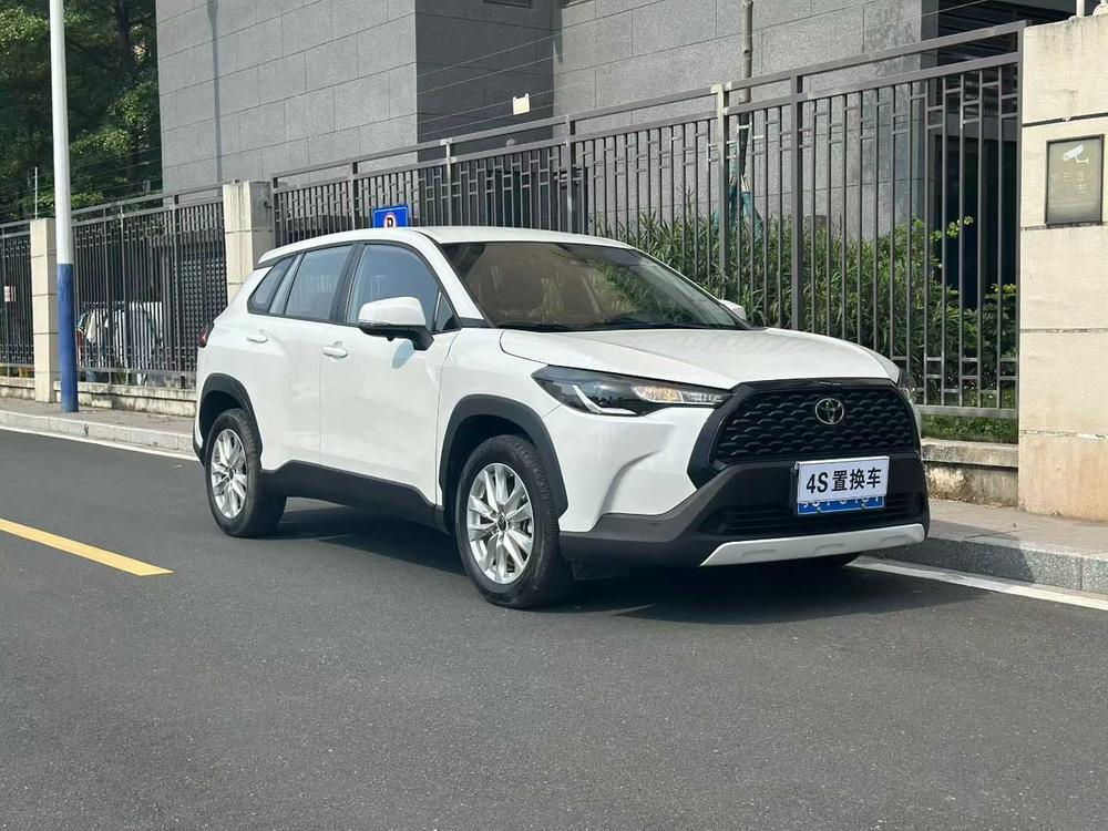 Toyota Corolla Cross 2023 immagine di auto #3