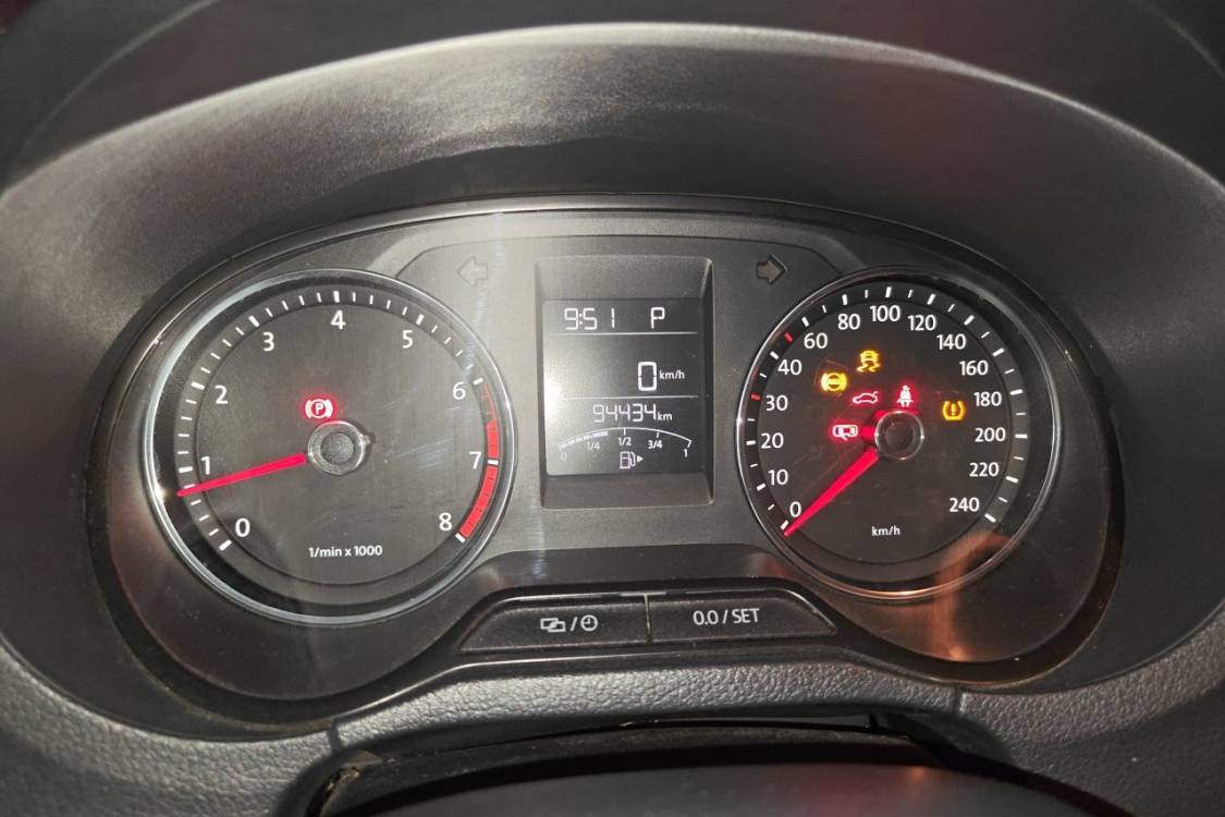 Volkswagen Polo 2015 #24 Volkswagen Polo 2015 car image #24
