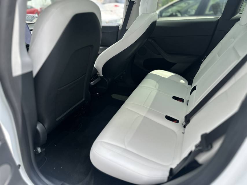 Tesla Model Y 2021 car image #5