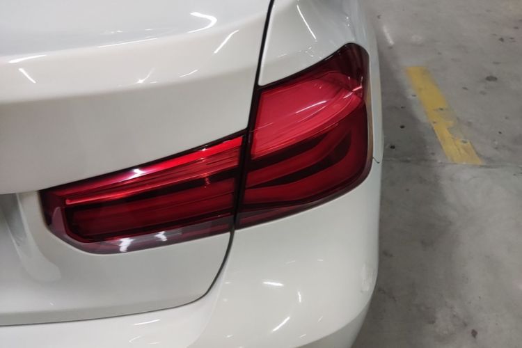 BMW 3 Series 2017 car image #8