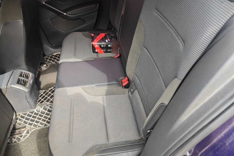 Volkswagen Golf 2018 car image #19