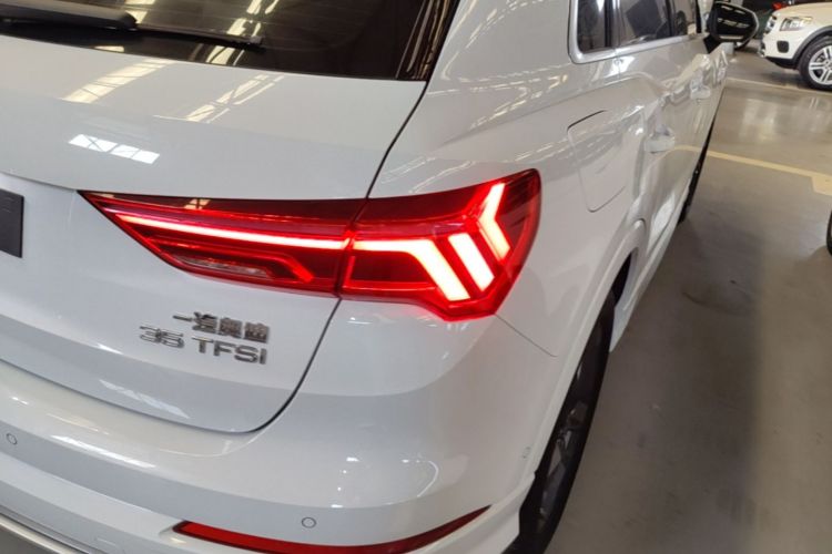 Audi Q3 2023 #8 Audi Q3 2023 car image #8