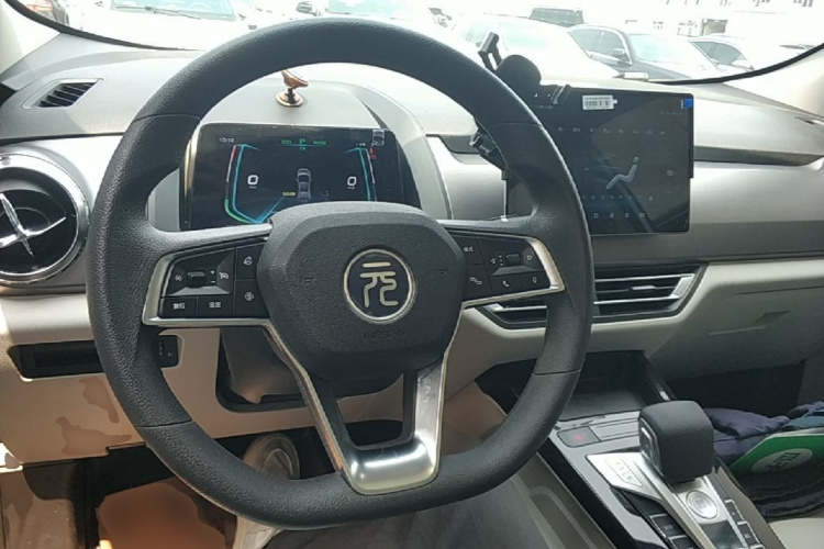 BYD Yuan Pro 2022 изображение автомобиля #10