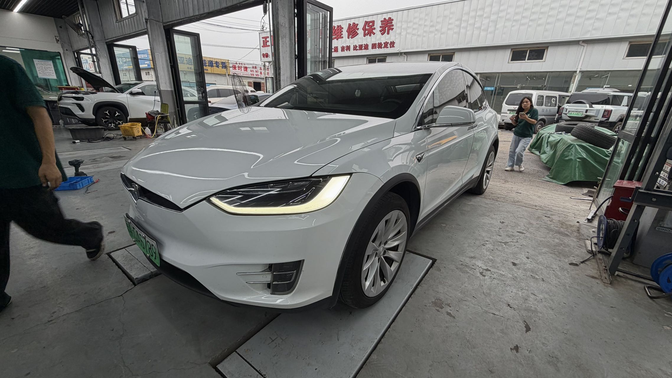 Tesla Model X 2017 #4 Tesla Model X 2017 car image #4