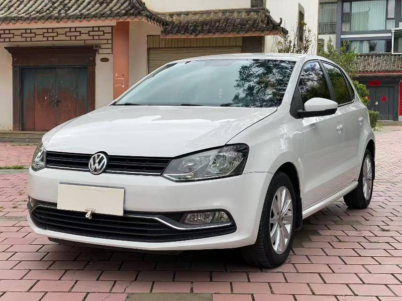 Volkswagen Polo 2016 car image 