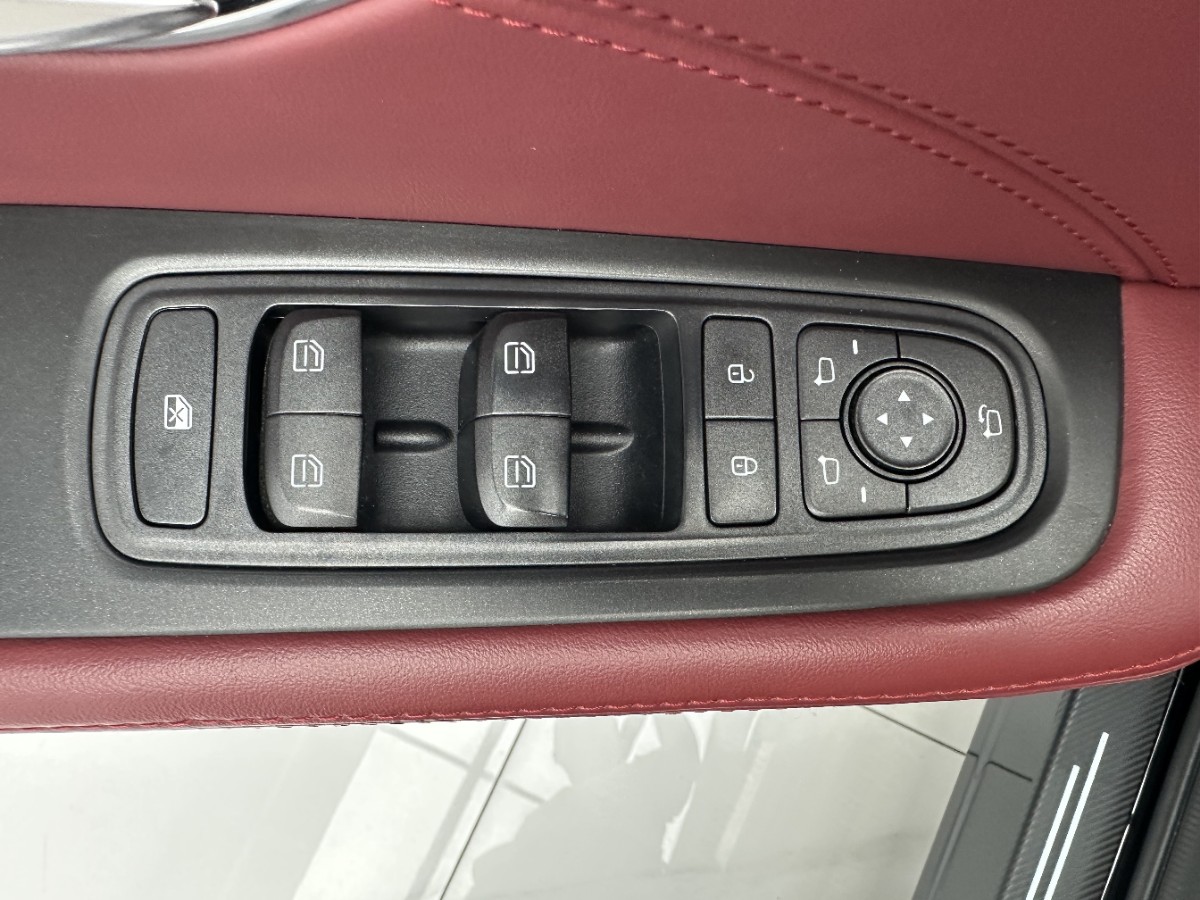 Jetour X70 PLUS 2023 #12 Jetour X70 PLUS 2023 car image #12