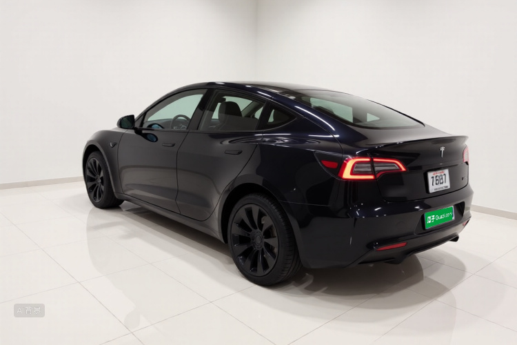 Tesla Model Y 2022 immagine di auto #5
