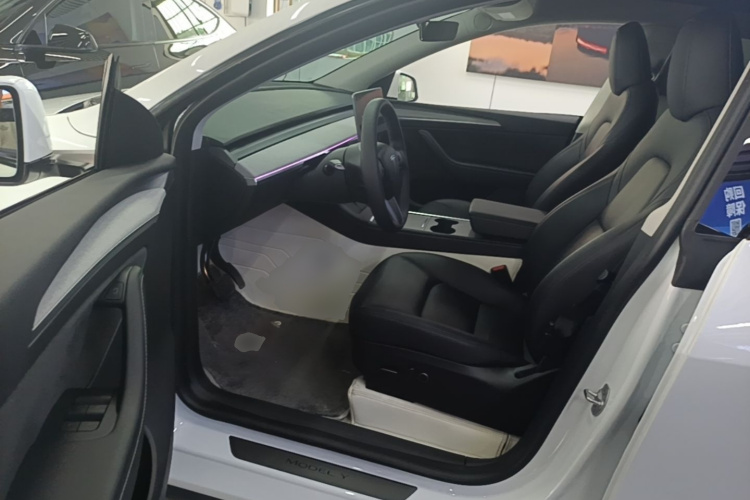 Tesla Model Y 2024 #12 Tesla Model Y 2024 car image #12