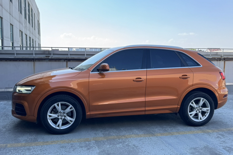Audi Q3 2016 car image #4