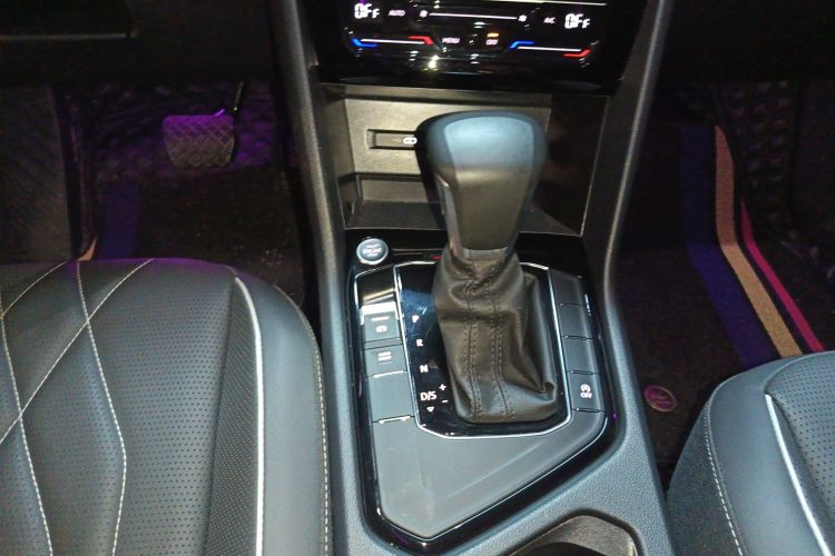 Volkswagen Tiguan L 2024 image de voiture #16