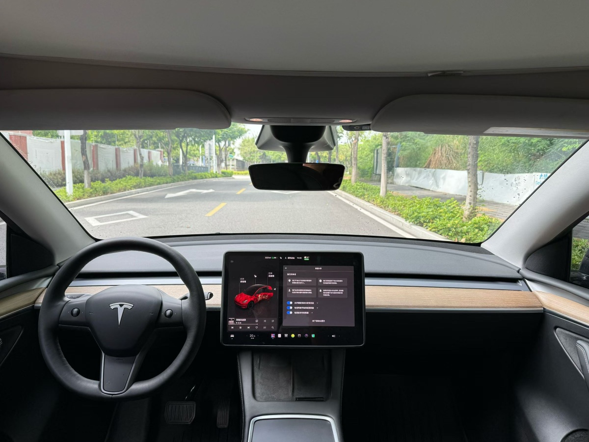 Tesla Model Y 2022 #6 Tesla Model Y 2022 car image #6