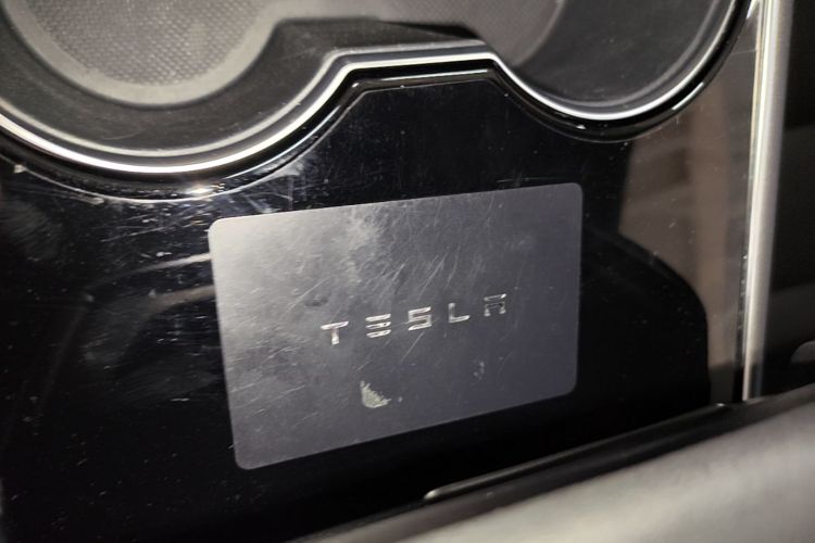 Tesla Model 3 2020 car image #9
