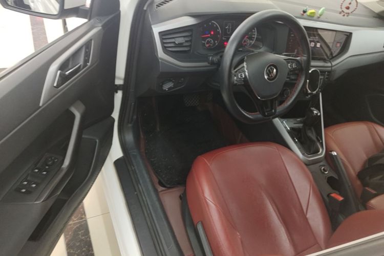 Volkswagen Polo 2021 car image #16
