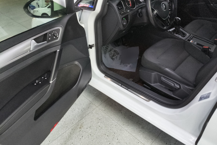 Volkswagen Golf 2020 imagen de coche #16