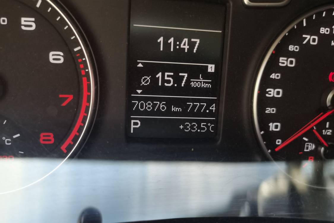 Audi Q3 2014 car image #25
