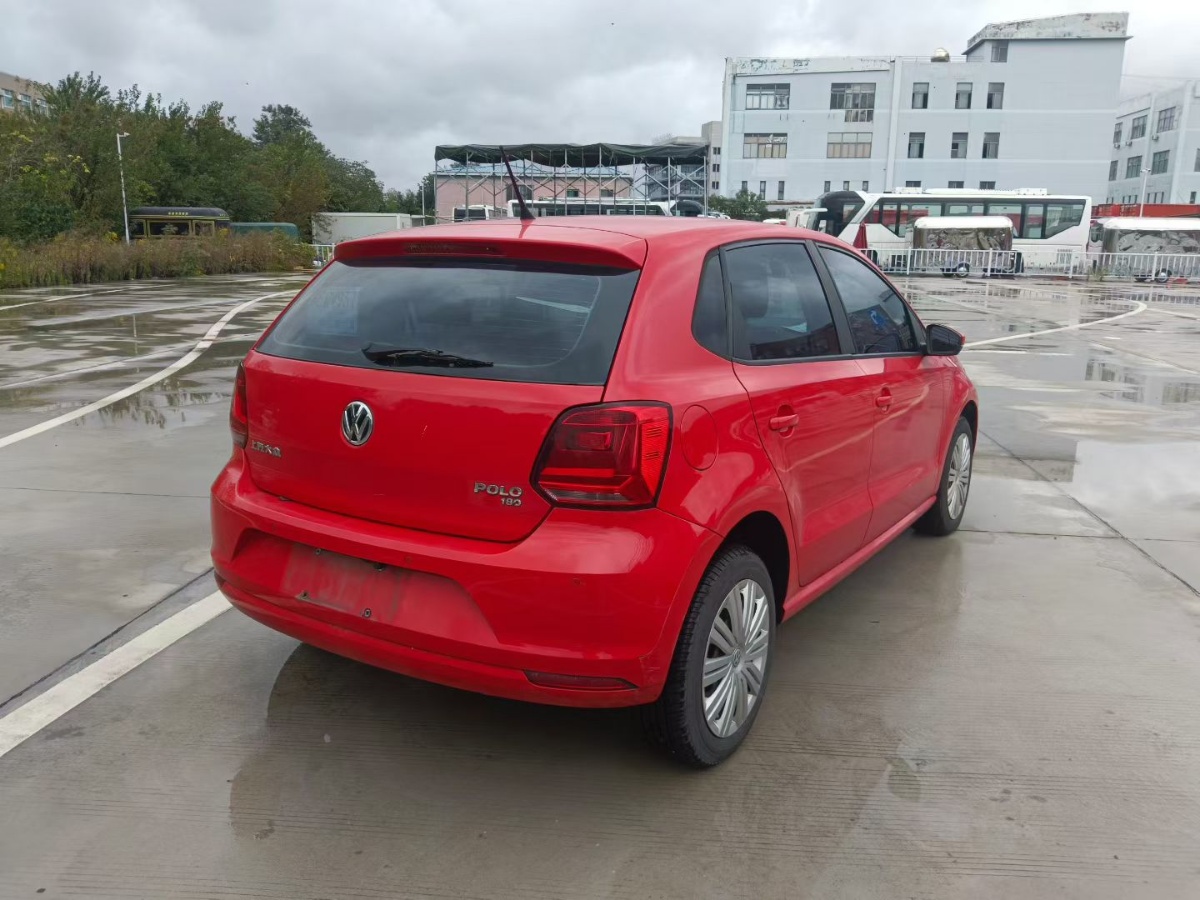 Volkswagen Polo 2017 car image #8