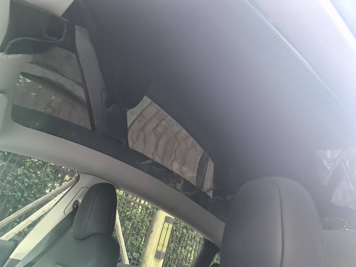 Tesla Model Y 2022 #4 Tesla Model Y 2022 car image #4