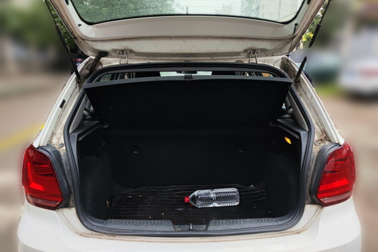 Volkswagen Polo 2015 #17 Volkswagen Polo 2015 car image #17