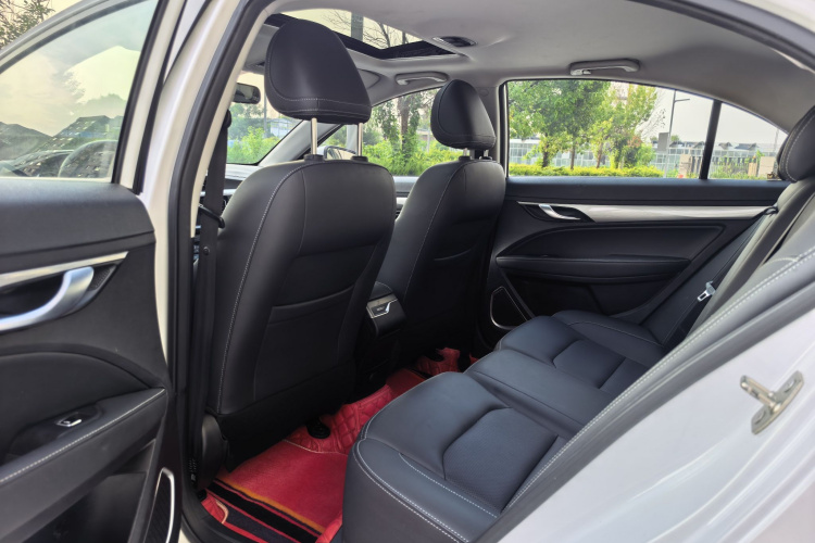 GEELY Emgrand 2021 car image #11