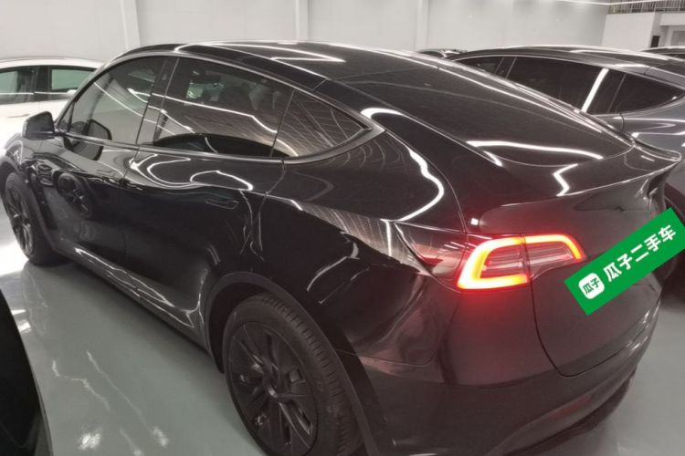 Tesla Model Y 2023 #5 Tesla Model Y 2023 car image #5