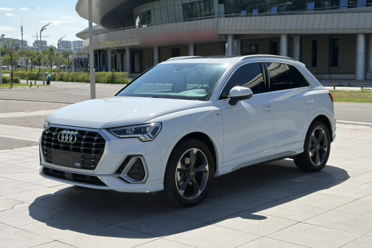 Audi Q3 2023 #2 Audi Q3 2023 car image #2