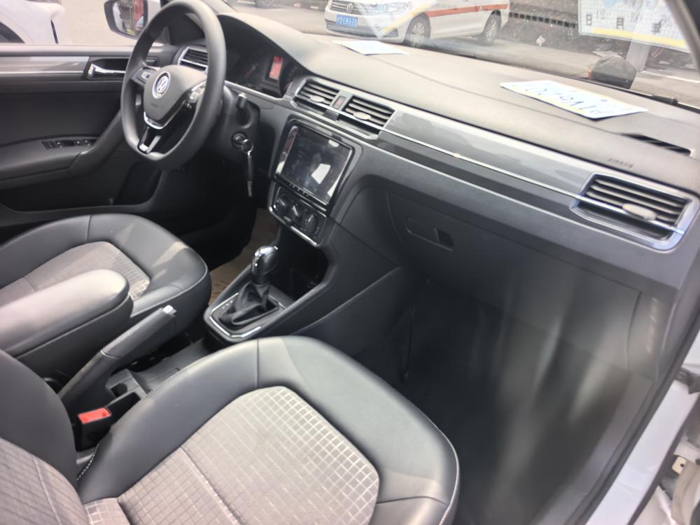Volkswagen Santana 2018 car image #10