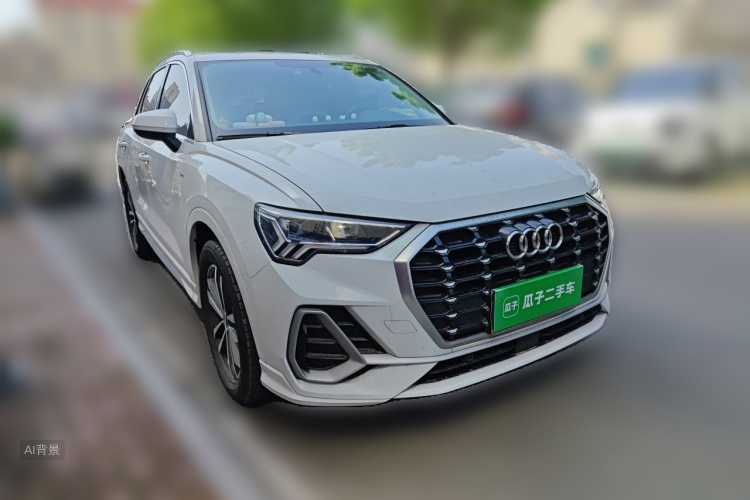 Audi Q3 2022 car image #4