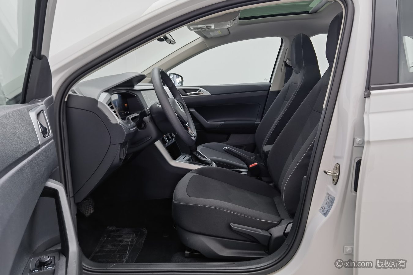 Volkswagen Polo 2023 car image #10