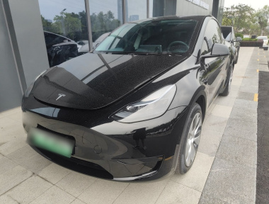 Tesla Model Y 2023 immagine di auto 