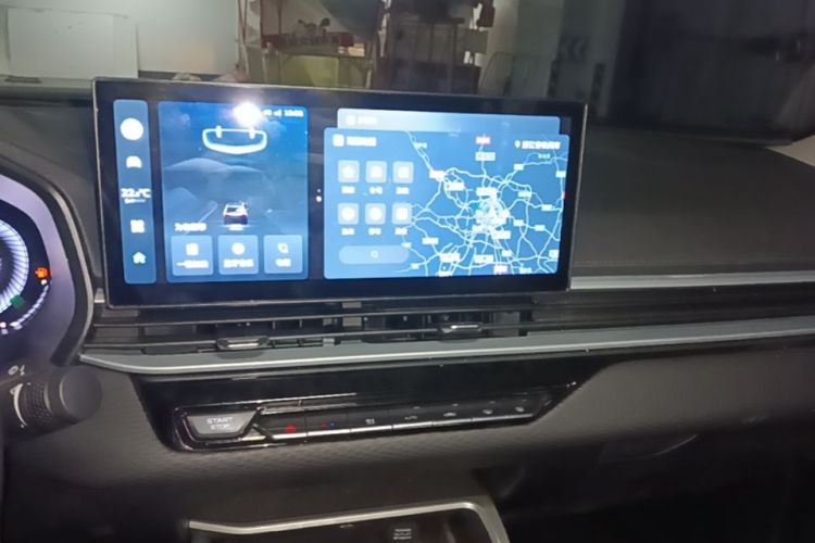 GEELY Emgrand 2024 car image #13