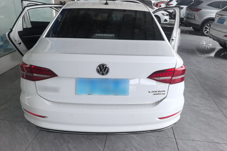 Volkswagen Lavida 2020 car image #6