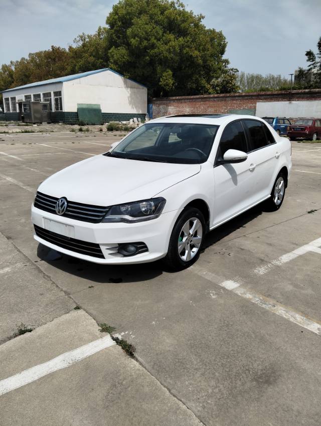 Volkswagen Bora 2015 car image 