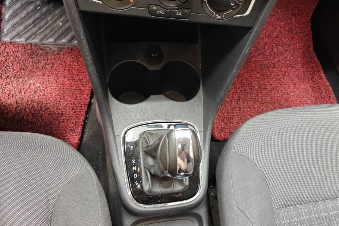 Volkswagen Polo 2018 car image #27