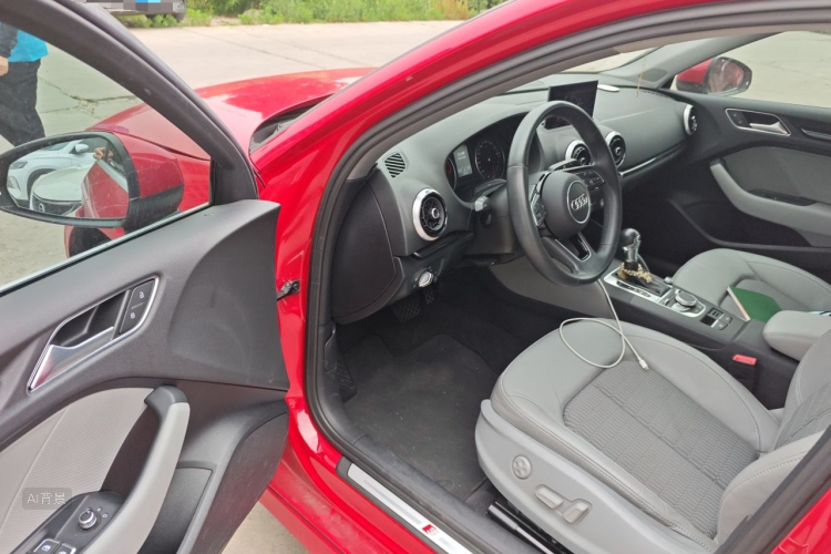 Audi A3 2019 car image #18
