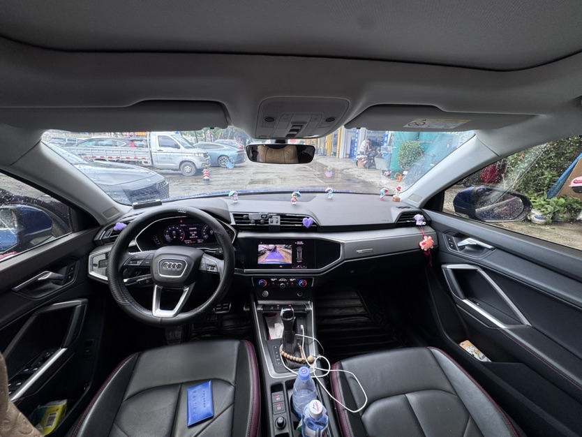 Audi Q3 2020 car image #8