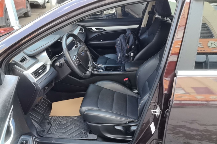 GEELY Emgrand 2018 #15 GEELY Emgrand 2018 car image #15