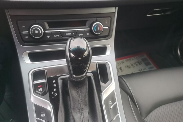 GEELY Emgrand 2018 car image #14
