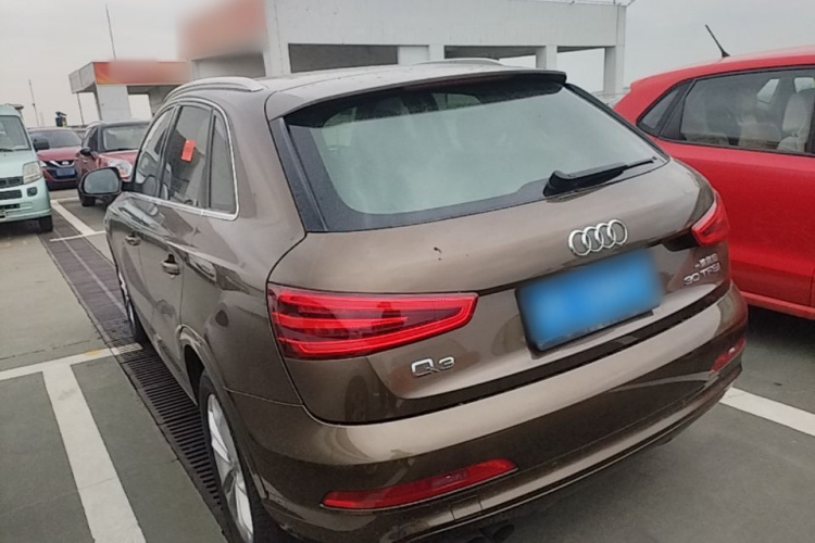 Audi Q3 2016 car image #5