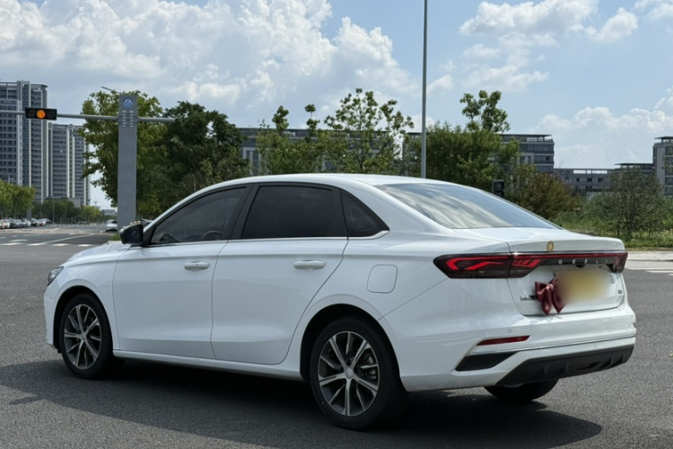GEELY Emgrand 2023 imagen de coche #10